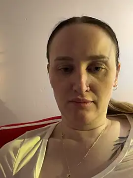 Snapshot of TomilaSi chatting on January 15, 8:12 pm TomilaSi online show from January 15, 8:12 pm