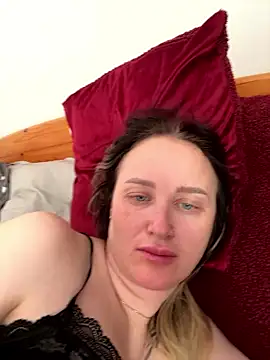 Snapshot of TomilaSi chatting on January 18, 12:31 pm TomilaSi online show from January 18, 12:31 pm