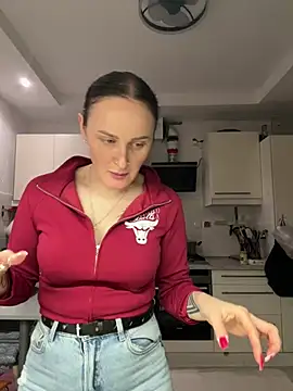 Snapshot of TomilaSi chatting on January 19, 12:36 am TomilaSi online show from January 19, 12:36 am