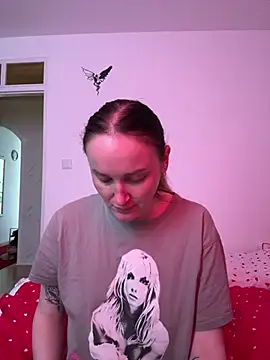 Snapshot of TomilaSi chatting on February 1, 11:42 am TomilaSi online show from February 1, 11:42 am