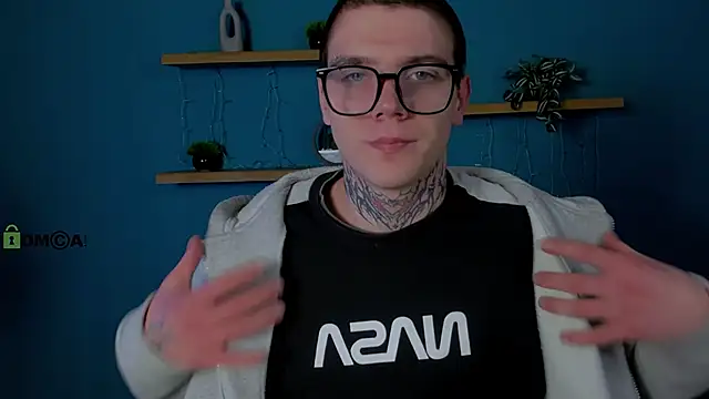 Snapshot of drew_soft_ chatting on December 18, 7:53 pm drew soft online show from December 18, 7:53 pm