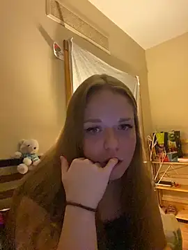 Snapshot of SmirkFans chatting on February 19, 3:13 am SmirkFans online show from February 19, 3:13 am