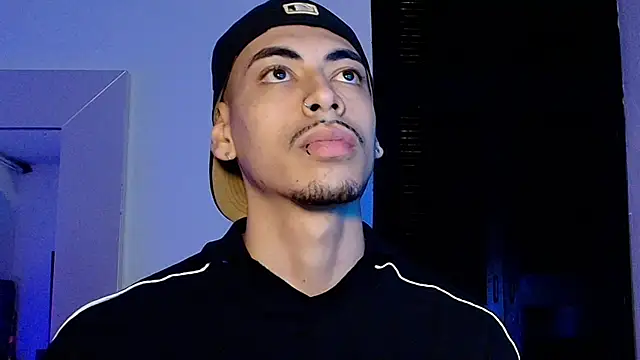 Snapshot of Da_usma00 chatting on December 20, 7:15 am Da usma00 online show from December 20, 7:15 am