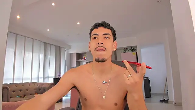 Snapshot of Da_usma00 chatting on February 12, 8:04 pm Da usma00 online show from February 12, 8:04 pm