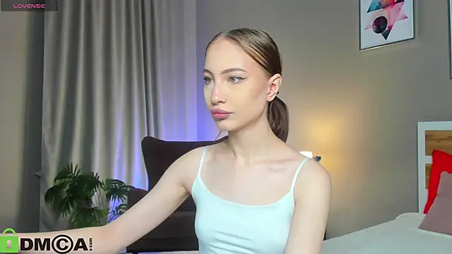 lally cute online show from December 5, 11:19 am