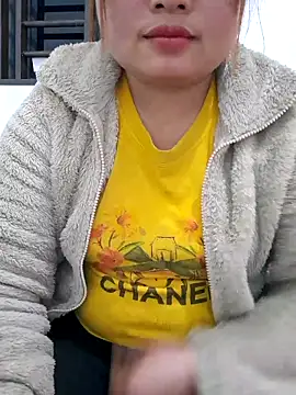 Snapshot of mai-mai-97 chatting on February 4, 2:34 pm mai-mai-97 online show from February 4, 2:34 pm