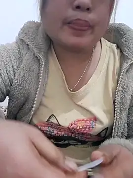 Snapshot of mai-mai-97 chatting on February 5, 5:45 am mai-mai-97 online show from February 5, 5:45 am