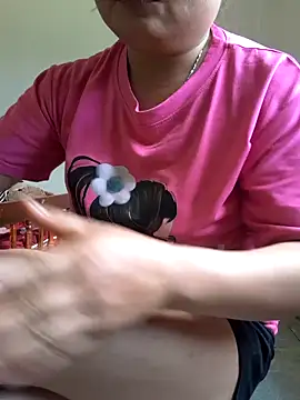 mai-mai-97 online show from May 13, 5:49 am