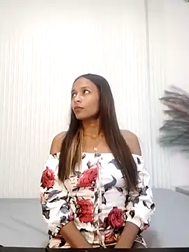 KeiraFox9 online show from December 4, 6:44 am