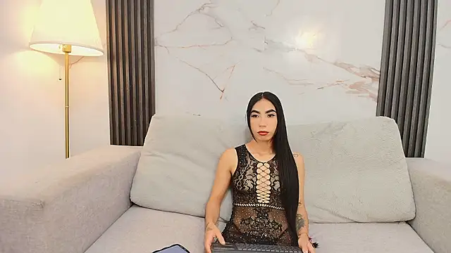 HallieStone online show from February 9, 1:04 pm