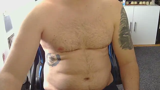 Snapshot of theh0tdick chatting on May 10, 11:26 am theh0tdick online show from May 10, 11:26 am