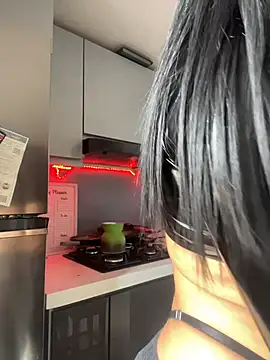 SaraAndrade  online show from February 20, 2:50 pm