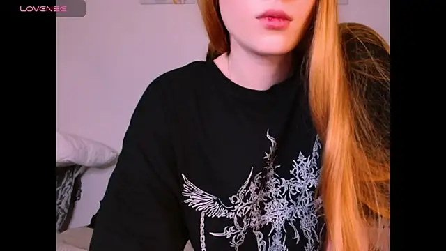 Snapshot of _Milana_Sparkl75_ chatting on February 5, 5:06 pm Milana Sparkl75 online show from February 5, 5:06 pm