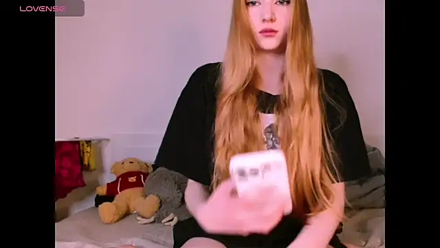 Snapshot of _Milana_Sparkl75_ chatting on February 12, 8:15 pm Milana Sparkl75 online show from February 12, 8:15 pm