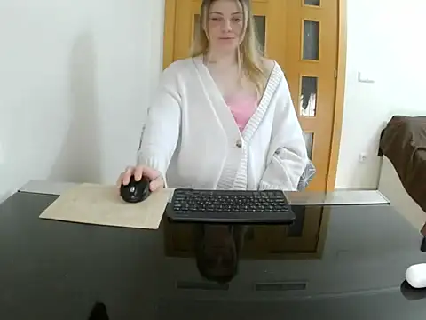 Adelyxveex online show from December 17, 9:59 am