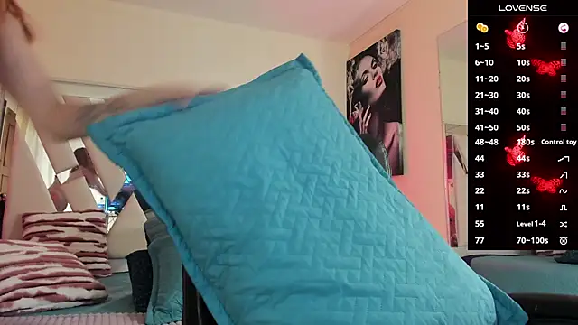 Snapshot of samantha_dimou chatting on March 25, 8:15 pm samantha dimou online show from March 25, 8:15 pm