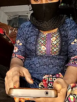 Snapshot of Jhunaki_789 chatting on January 11, 3:33 am Jhunaki 789 online show from January 11, 3:33 am