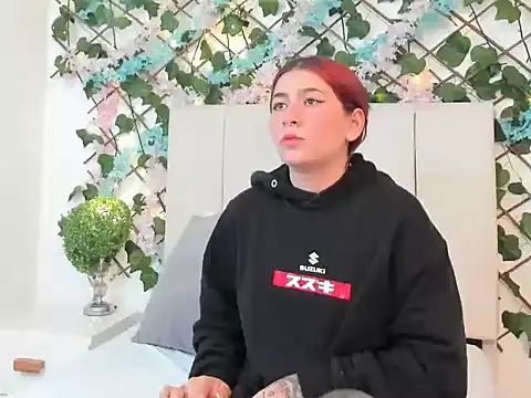 CharlotteBlossom online show from December 21, 8:27 pm