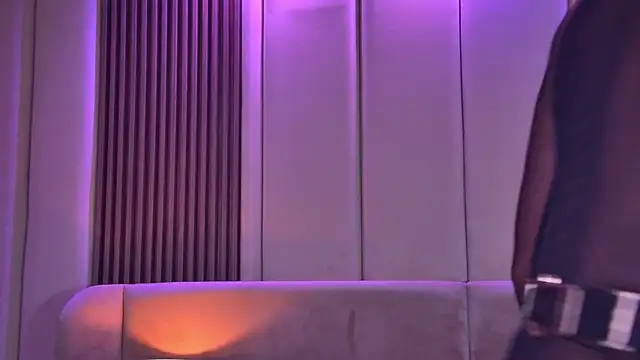 Snapshot of StephanieYves chatting on March 26, 6:46 pm StephanieYves online show from March 26, 6:46 pm