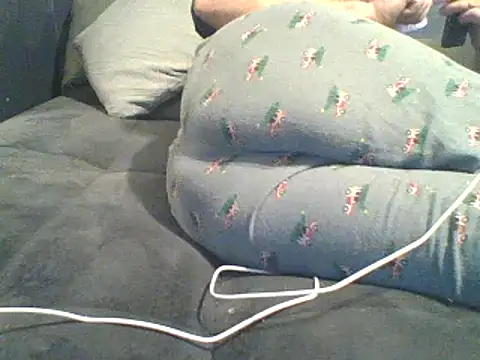 Snapshot of xxxenzo1 chatting on March 10, 12:43 pm xxxenzo1 online show from March 10, 12:43 pm