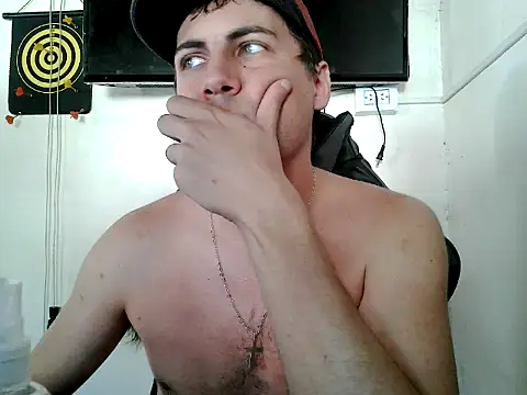 gonzalito222 online show from February 10, 8:02 pm