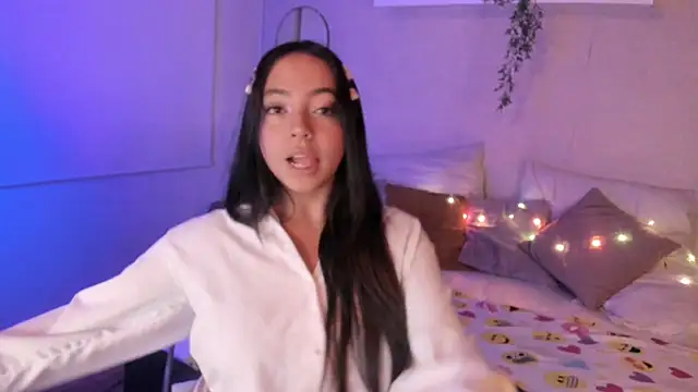 Laraa Rouss  online show from December 23, 3:37 am