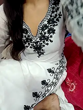 Triptii 0 online show from December 5, 6:15 pm