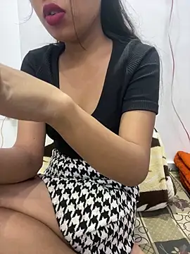 Triptii 0 online show from December 14, 7:18 pm