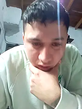 Alvarezz0202 online show from June 1, 3:58 pm