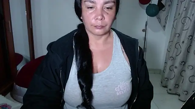 vivian-milf online show from February 23, 11:35 pm