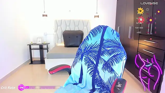 Snapshot of elenamilf chatting on January 14, 7:19 pm elenamilf online show from January 14, 7:19 pm