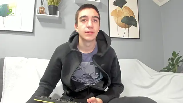 Johny Travolta online show from December 23, 6:44 am