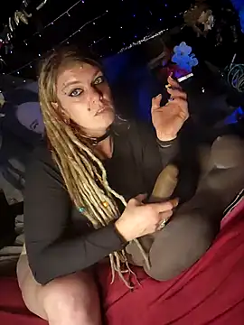 Horny hippie online show from October 12, 6:40 pm