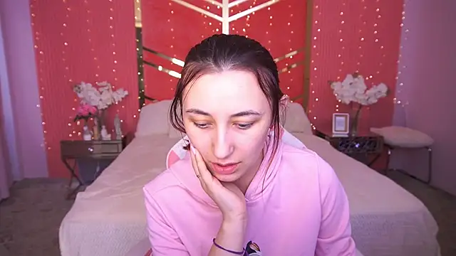 RoxieRay online show from March 27, 1:00 pm