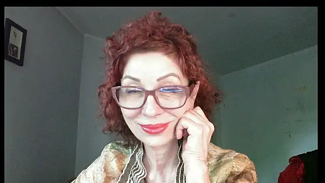 Kelly Flurr online show from May 10, 2:00 pm