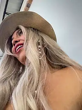 IsaSantoDomingo online show from November 29, 2:09 pm