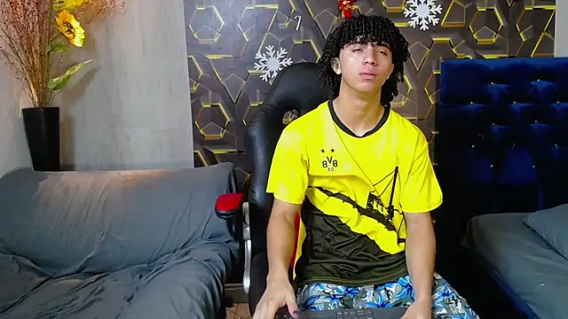 kim curlyy online show from January 7, 2:30 pm