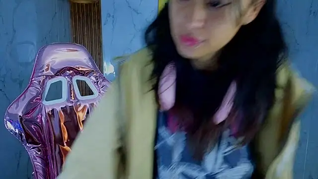 serabella s online show from February 11, 12:43 pm