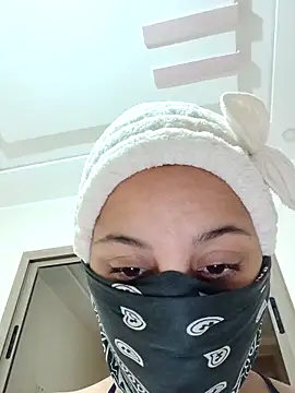 Snapshot of Ghizosexx69 chatting on December 19, 9:55 pm Ghizosexx69 online show from December 19, 9:55 pm