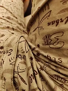 Snapshot of ishan2026 chatting on December 19, 4:25 pm ishan2026 online show from December 19, 4:25 pm