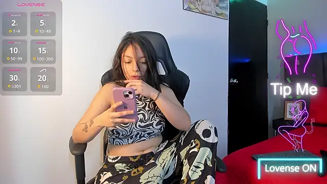 Charlie 777  online show from February 5, 9:41 pm