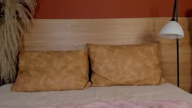 luna cute   online show from January 10, 12:40 pm