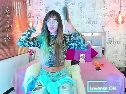 Snapshot of Dark_Dominika chatting on February 24, 12:58 pm Dark Dominika online show from February 24, 12:58 pm