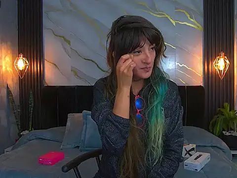 Snapshot of Dark_Dominika chatting on March 19, 8:02 pm Dark Dominika online show from March 19, 8:02 pm