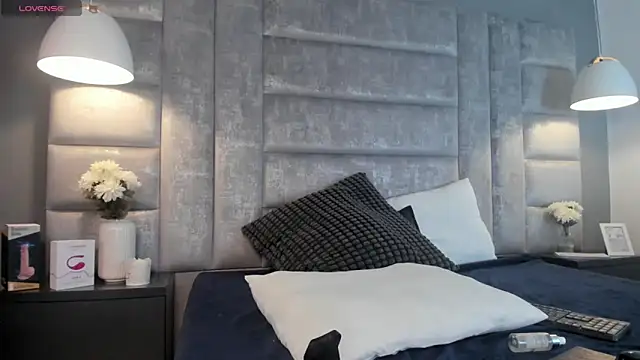 GenesisJordan online show from May 19, 2:07 am