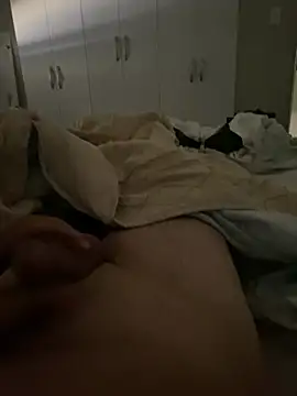 Snapshot of MatiG2323 chatting on February 26, 12:37 pm MatiG2323 online show from February 26, 12:37 pm