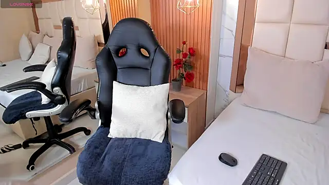 samantha quinnn online show from January 8, 4:04 am