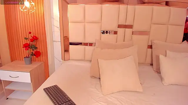 samantha quinnn online show from March 10, 5:12 am