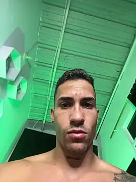 Snapshot of jamesshot chatting on March 5, 12:28 am jamesshot online show from March 5, 12:28 am