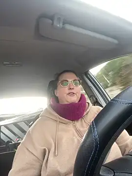 bea french curvy online show from February 12, 12:55 pm